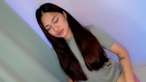 Snapshot of heart_of_asia chatting on 11-16-25, 08:14 Yoshin online show from 11-16-25, 08:14