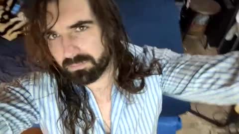 Snapshot of hearthero3 chatting on 03-12-25, 01:58 Dejesus online show from 03-12-25, 01:58