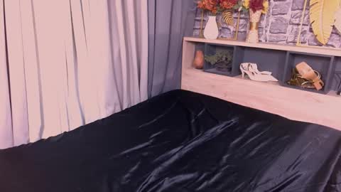 Snapshot of heather_winter chatting on 02-11-26, 08:14 HEATHER online show from 02-11-26, 08:14