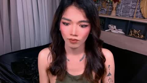 Snapshot of heather_winter chatting on 05-19-26, 09:15 HEATHER online show from 05-19-26, 09:15