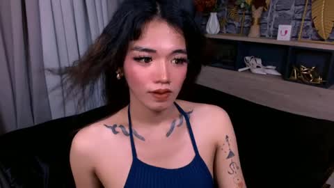 Snapshot of heather_winter chatting on 05-27-26, 02:08 HEATHER online show from 05-27-26, 02:08