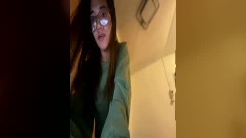 Snapshot of heather_winter chatting on 06-16-26, 01:58 HEATHER online show from 06-16-26, 01:58