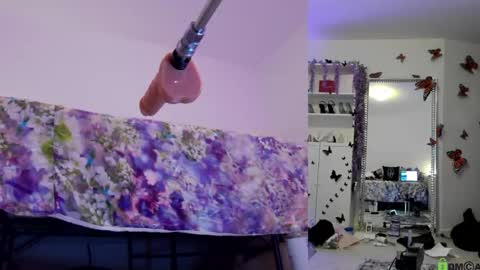 Helen online show from 12-17-25, 01:11