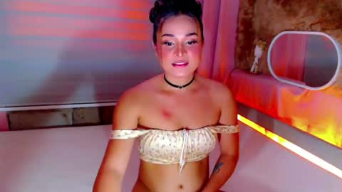 Snapshot of heavenlypleasurexx chatting on 11-08-25, 12:00 HEAVEN online show from 11-08-25, 12:00