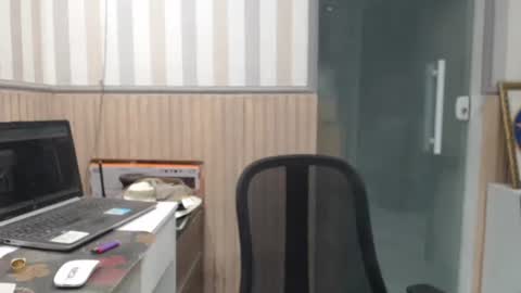 Snapshot of hebertgomes chatting on 04-23-26, 05:41 hebertgomes online show from 04-23-26, 05:41
