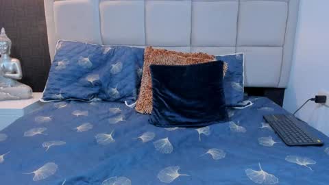 Keira Hecate online show from 12-30-24, 10:34