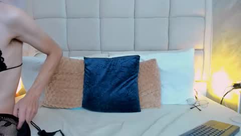 Keira Hecate online show from 09-10-25, 09:04