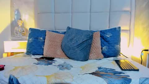 Keira Hecate online show from 10-06-25, 08:06