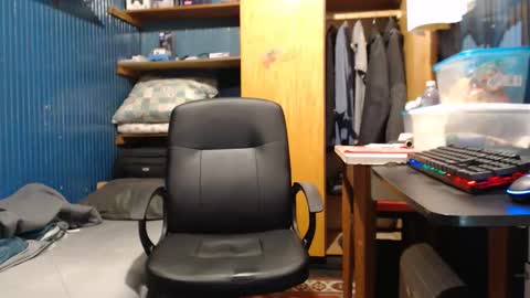 Snapshot of hedonista67 chatting on 09-19-25, 05:02 hedonista67 online show from 09-19-25, 05:02