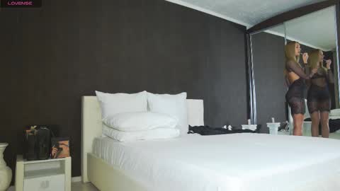 Helen online show from 10-04-25, 01:47