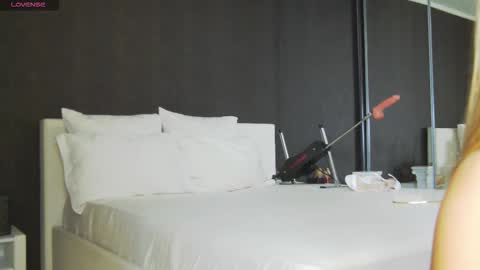 Helen online show from 02-24-26, 08:45