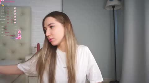 Snapshot of heidas_passion chatting on 02-22-26, 07:08 Heida online show from 02-22-26, 07:08