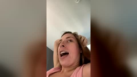 Snapshot of heidi_is_here_72 chatting on 06-19-26, 10:02 heidi_is_here_72 online show from 06-19-26, 10:02