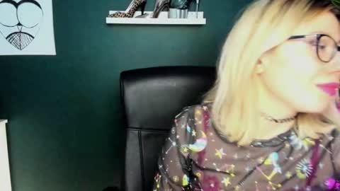 Heidi online show from 02-17-25, 01:21