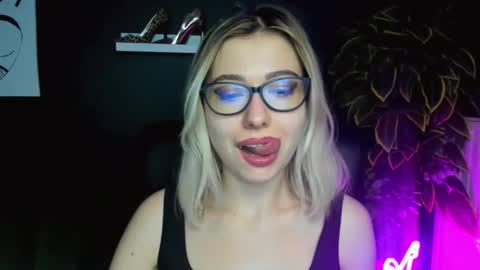 Heidi online show from 02-26-25, 01:52