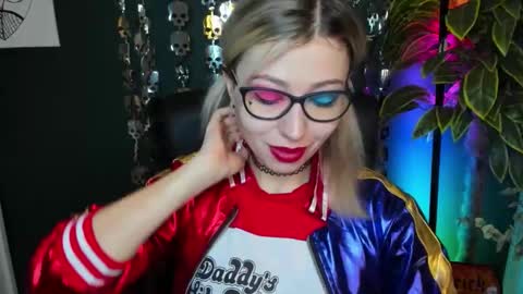 Heidi online show from 10-31-25, 05:41