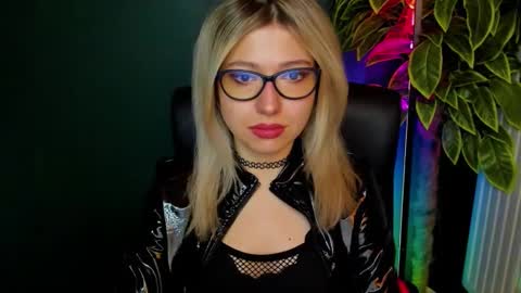 Heidi online show from 11-29-25, 01:36