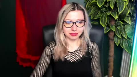 Snapshot of heidi_pleasure chatting on 05-04-26, 06:31 Heidi online show from 05-04-26, 06:31