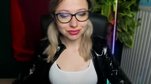 Snapshot of heidi_pleasure chatting on 06-01-26, 04:36 Heidi online show from 06-01-26, 04:36