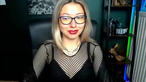 Snapshot of heidi_pleasure chatting on 07-20-26, 04:49 Heidi online show from 07-20-26, 04:49