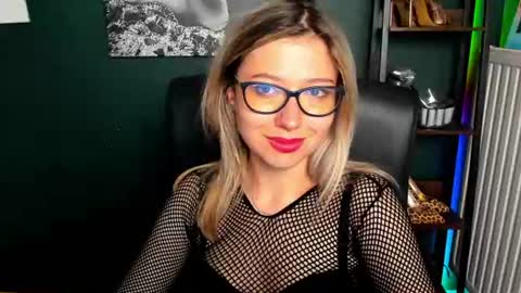 Snapshot of heidi_pleasure chatting on 08-03-26, 09:04 Heidi online show from 08-03-26, 09:04