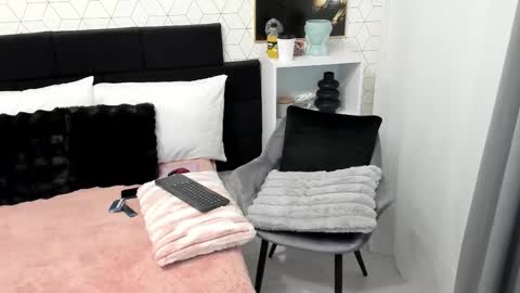 Heidi online show from 02-17-25, 04:42