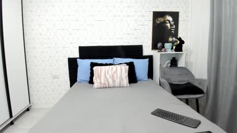 Heidi online show from 09-17-25, 03:52