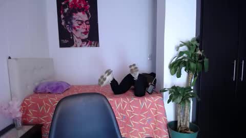 Snapshot of heidy_7 chatting on 01-14-26, 12:00 Heidy online show from 01-14-26, 12:00