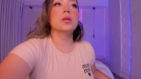 Heidy online show from 10-21-25, 03:29