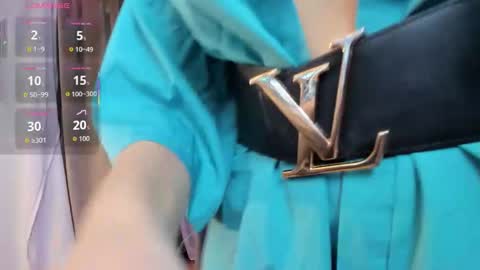 Sara online show from 12-22-25, 08:06