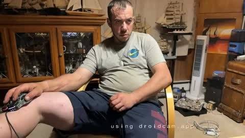 xxScubaStevexx online show from 05-05-26, 04:42