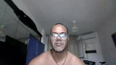 Snapshot of heistt chatting on 10-05-25, 11:24 Heist Stein online show from 10-05-25, 11:24