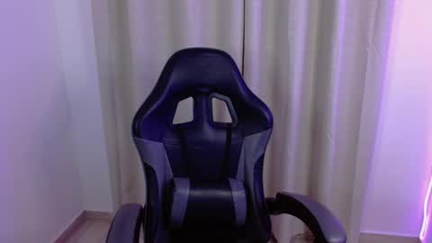 Snapshot of heizer_ chatting on 10-10-25, 01:48 ETHEREAL HEIZER online show from 10-10-25, 01:48