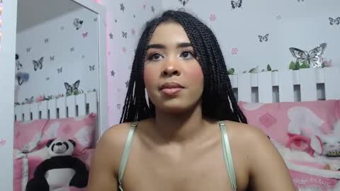 Snapshot of hela_sexy_xx chatting on 12-03-24, 05:20 hella online show from 12-03-24, 05:20