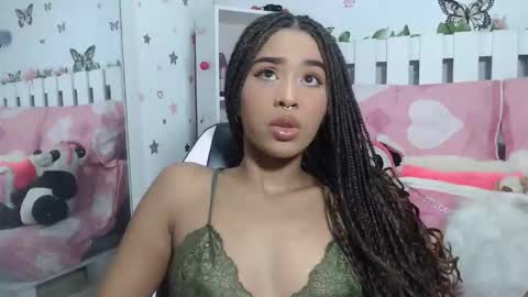 Snapshot of hela_sexy_xx chatting on 09-10-25, 09:53 hella online show from 09-10-25, 09:53