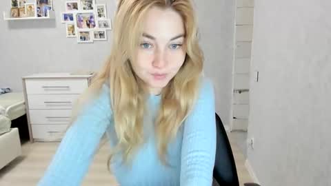 Snapshot of helen_angel_girl chatting on 05-11-26, 05:35 Helen sven online show from 05-11-26, 05:35