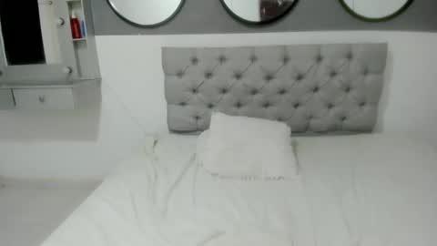 Snapshot of helen_curly chatting on 01-24-25, 02:30 helen_curly online show from 01-24-25, 02:30