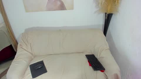 HELENA COPPER online show from 10-20-25, 08:20