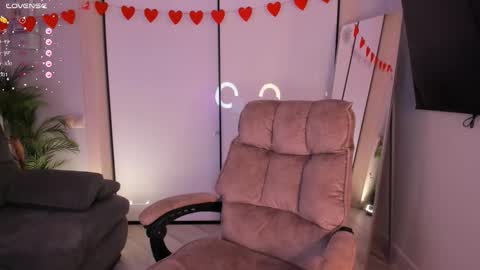 Helen online show from 02-26-26, 03:33