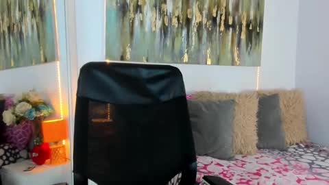 Helena Santos  online show from 10-22-25, 11:21