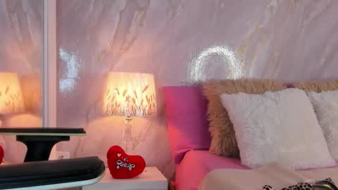 Helena Santos  online show from 02-25-26, 11:09