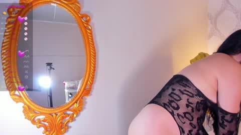 H E L E N A  online show from 02-08-25, 04:25