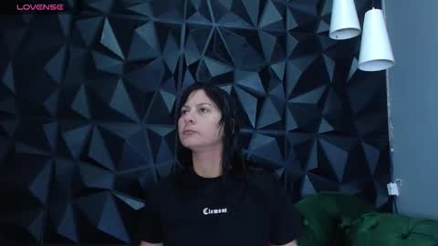 Helena Saenz online show from 11-24-25, 12:05