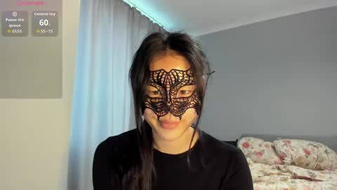 Hi I am Helen online show from 05-27-26, 01:57