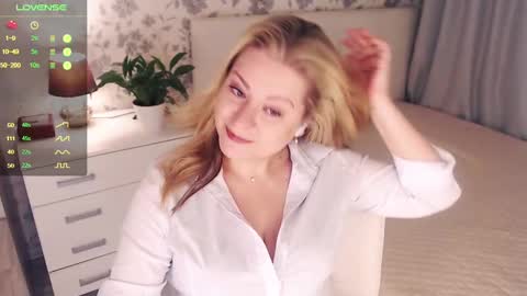 Helena Bonham online show from 12-03-24, 01:52