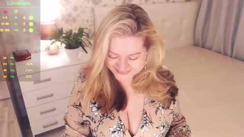 Helena Bonham online show from 12-20-24, 04:09