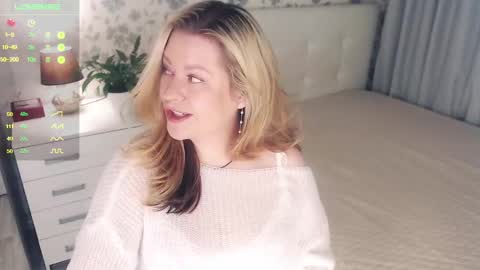 Helena Bonham online show from 01-09-25, 03:47