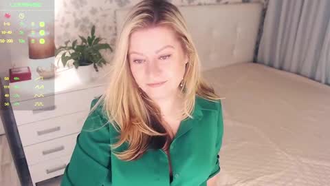 Helena Bonham online show from 01-11-25, 04:48