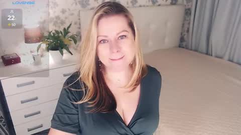 Helena Bonham online show from 02-01-25, 06:43