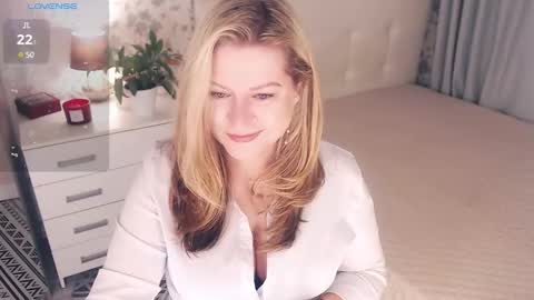 Helena Bonham online show from 02-08-25, 03:30